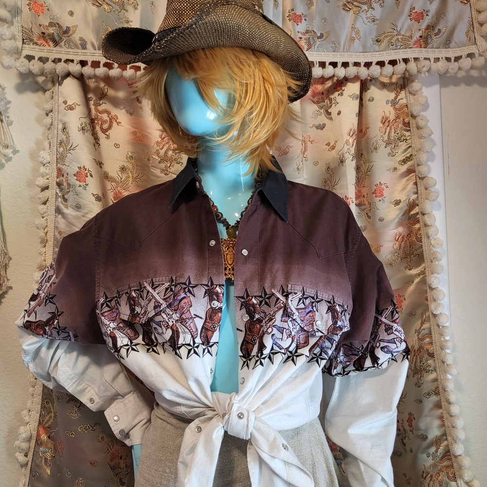 Vintage Pearl Revolver Dress Shirt